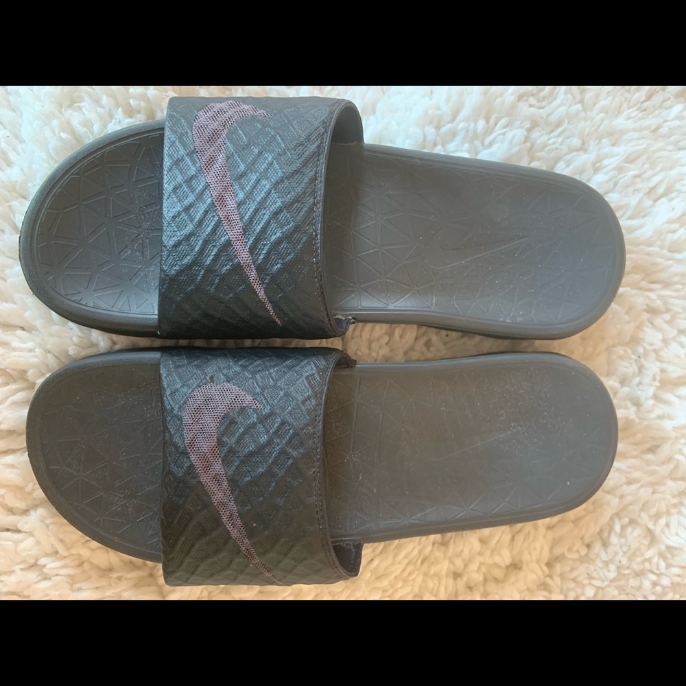 Nike slides